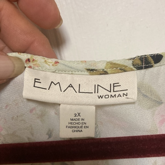 3 /$20… bundle and save
Cute floral sleeveless 2x - Picture 4 of 6